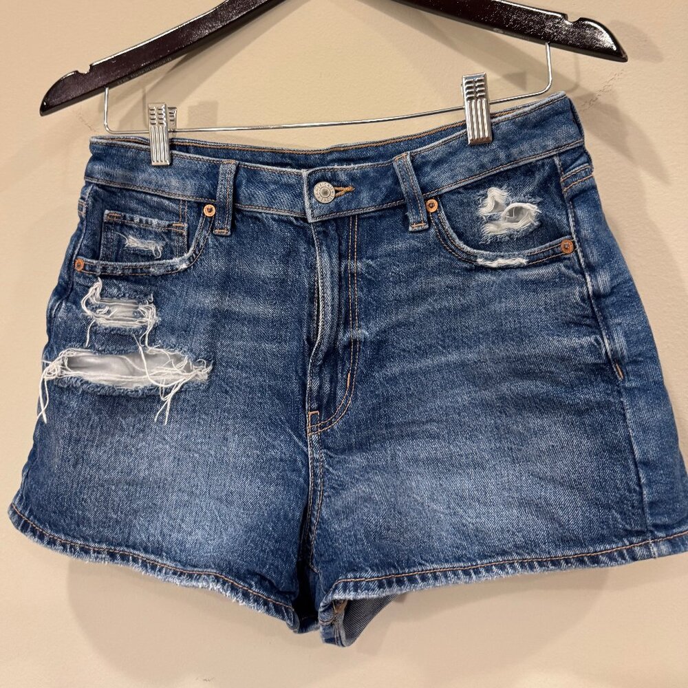 American Eagle High Rise Mom Shorts Women’s Size 6 Distressed Blue Denim